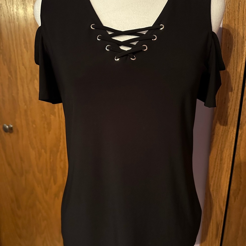 White House Black Market size small black top.